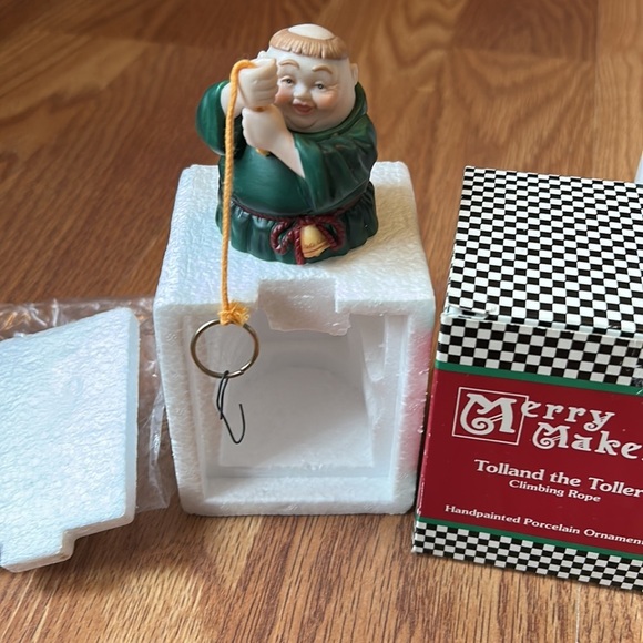 Dept 56 Christmas Ornament Merry Makers Tolland the Toller Climbing Rope NIB - Picture 2 of 7